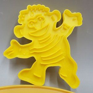 Yellow Sesame Street Ernie Cookie Cutter Wilton Muppets Vintage 4 inch